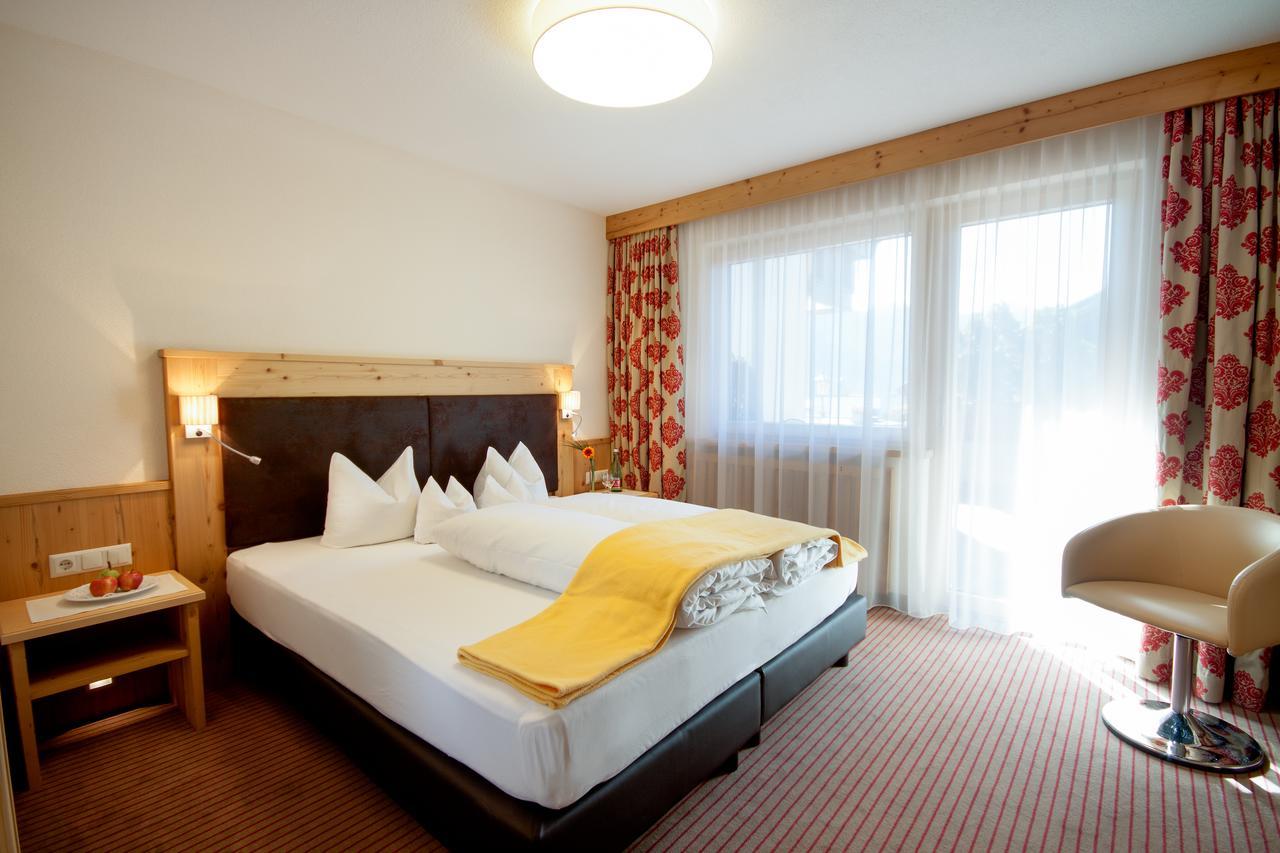 Hotel Bergblick 4 Sterne Superior Fiss Kültér fotó